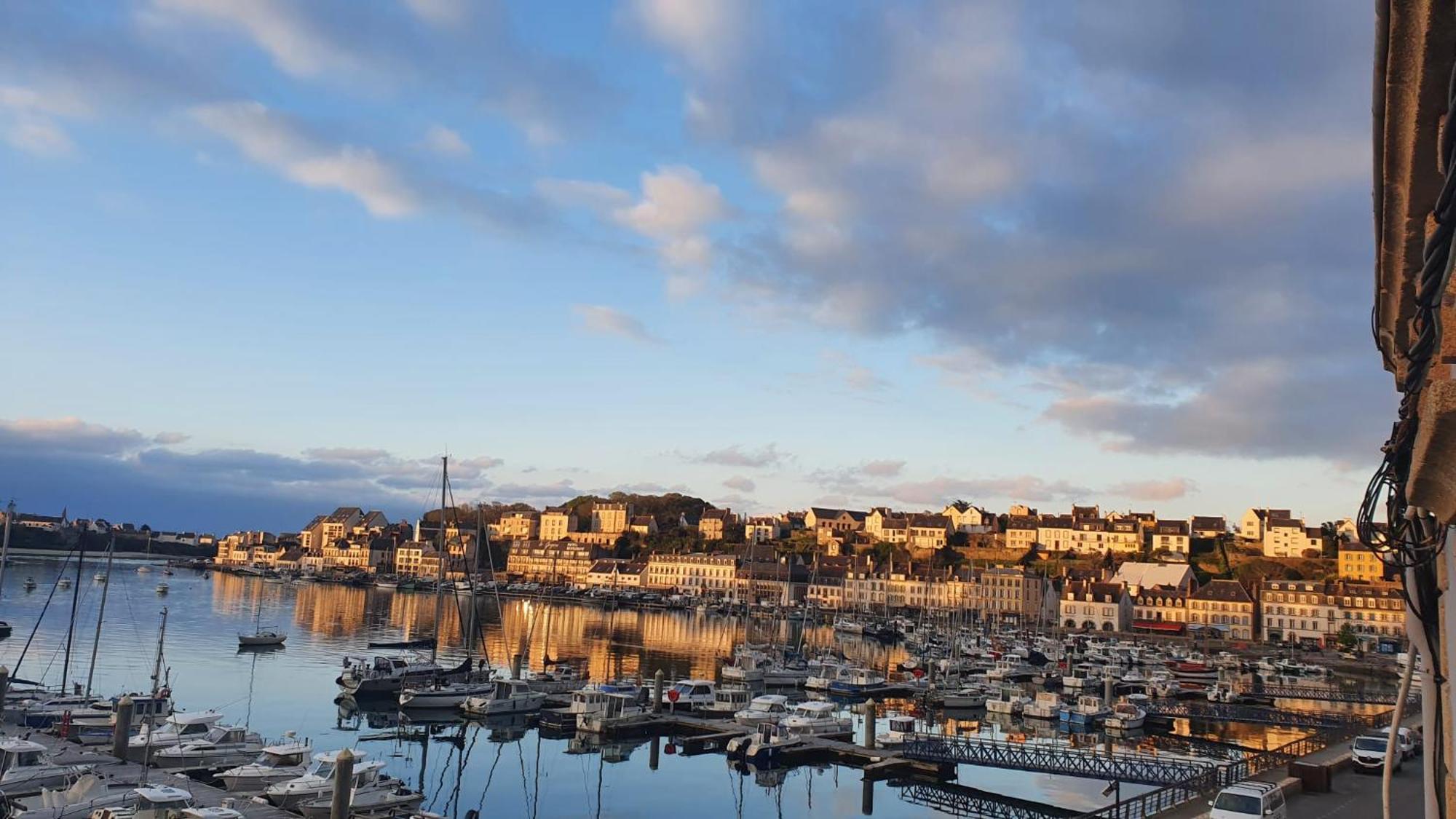 Anatoline Audierne Appart'Hotel Vue Mer - Sea & Harbor Stay Exteriör bild