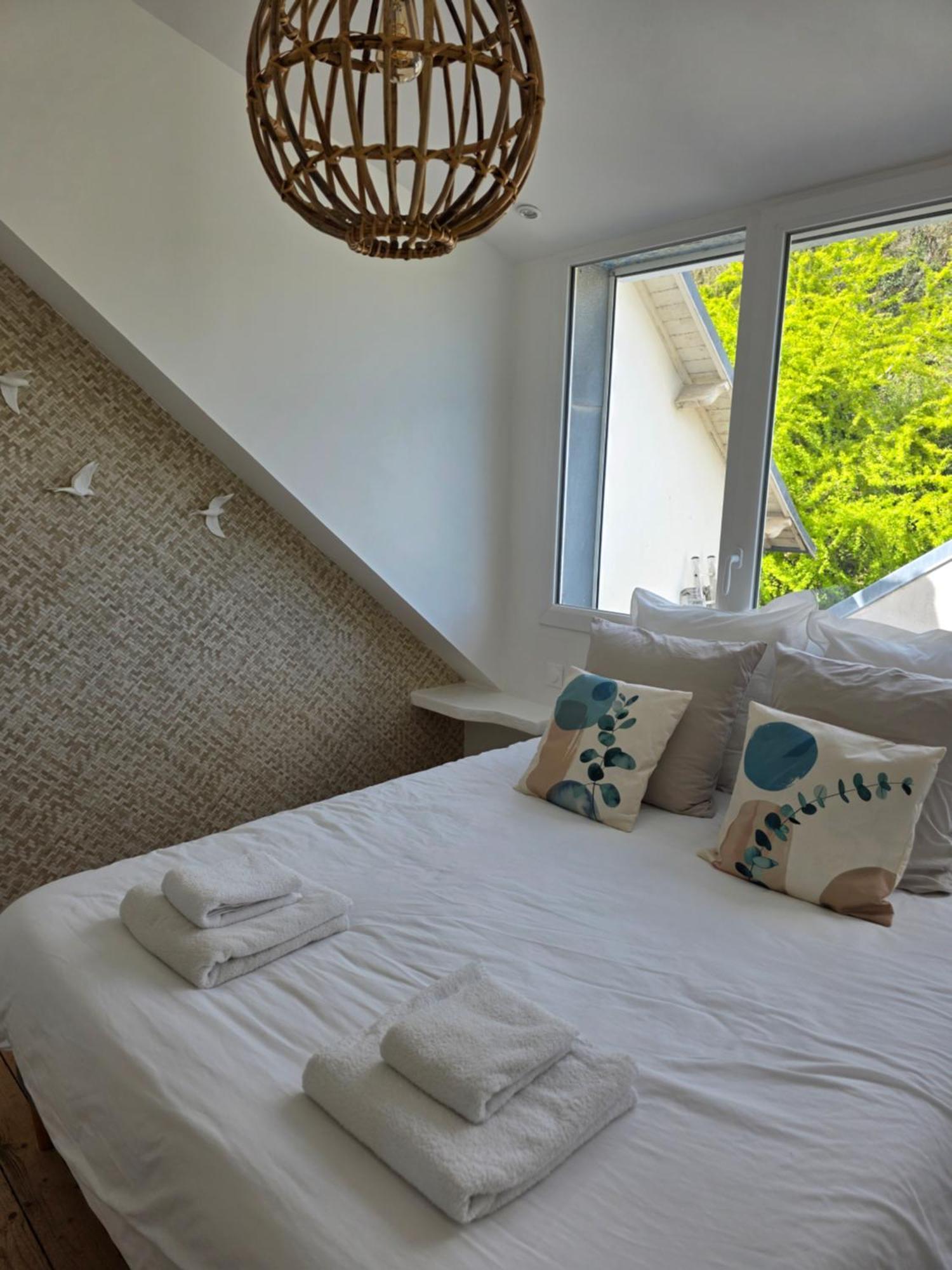 Anatoline Audierne Appart'Hotel Vue Mer - Sea & Harbor Stay Rum bild